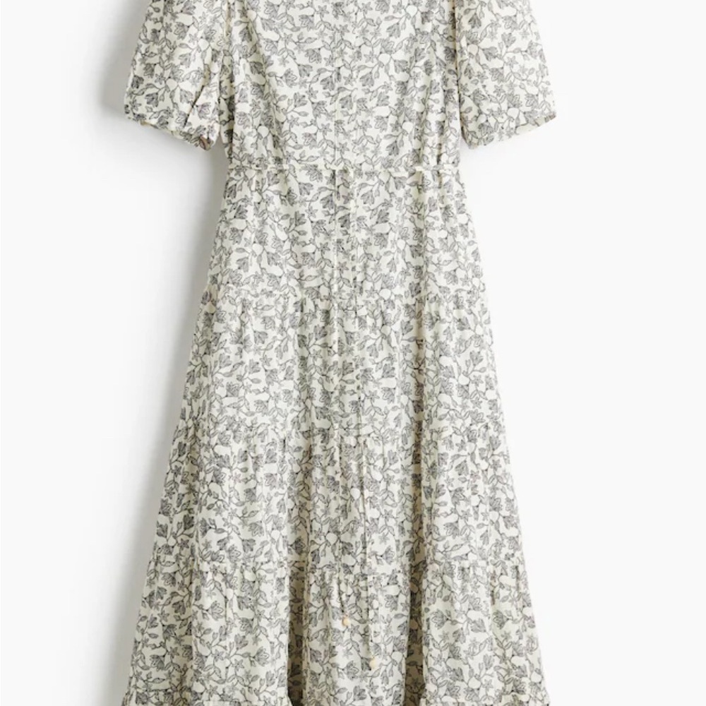 H&M Gray and White Short Sleeve Dress